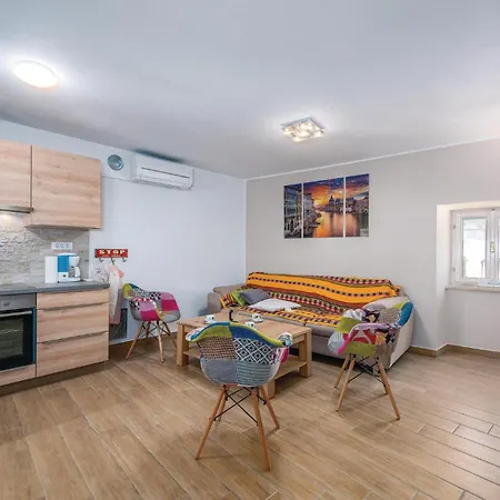 Semesterbostad Beautiful In With Kitchen